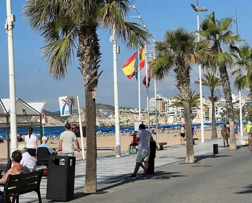 Apartamento Centrico Y En Primera Linea De Playa Apartment Benidorm Luaran gambar